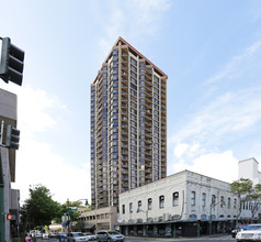 Marin Tower in Honolulu, HI - Foto de edificio - Building Photo