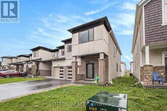 353 Crossway Ter in Ottawa, ON - Building Photo - Building Photo