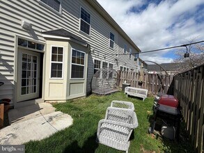 308 Quinton Oaks Cir in Stephens City, VA - Building Photo - Building Photo