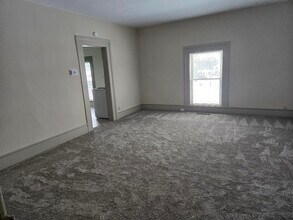 135 W Michigan Ave in Saline, MI - Building Photo - Building Photo