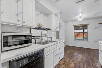 1333 Mercedes St in Benbrook, TX - Building Photo - Building Photo