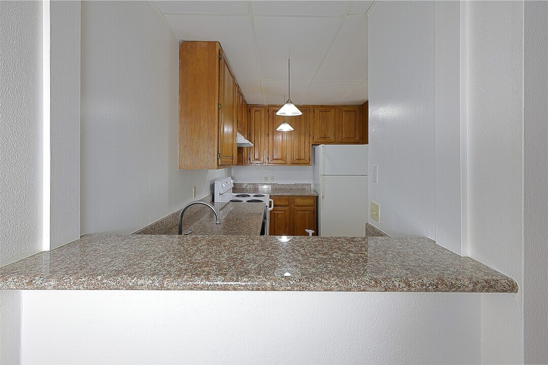 2209 S Braeswood Blvd in Houston, TX - Building Photo