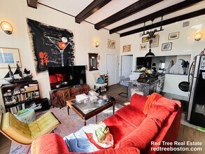 25 Saint Marys Ct, Unit 4 in Brookline, MA - Building Photo - Building Photo