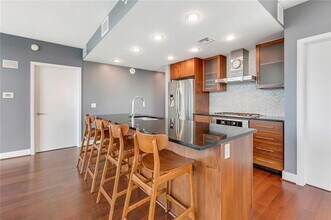 300 Bowie St, Unit 1103 in Austin, TX - Building Photo - Building Photo