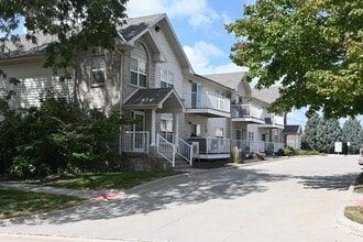 Square 131 - 4880 - 12 Plex in Omaha, NE - Building Photo - Building Photo