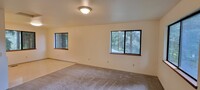 3950 L K Wood Ct, Unit B in Arcata, CA - Foto de edificio - Building Photo