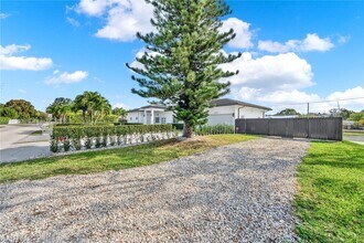 11921 SW 82nd Rd in Miami, FL - Building Photo - Building Photo