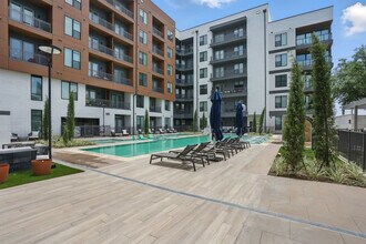 9127 Research Blvd, Unit SI ID1365737P in Austin, TX - Foto de edificio - Building Photo