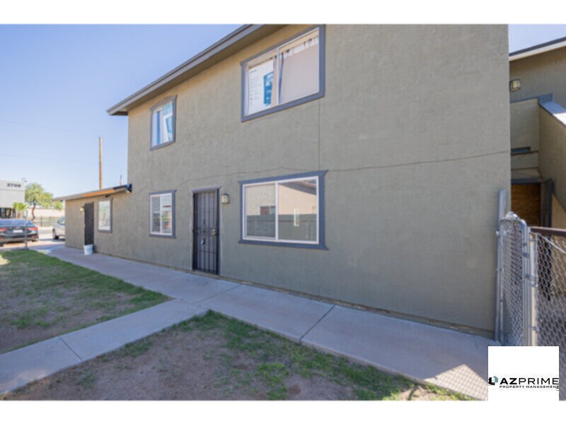 2713 E Jones Ave in Phoenix, AZ - Building Photo