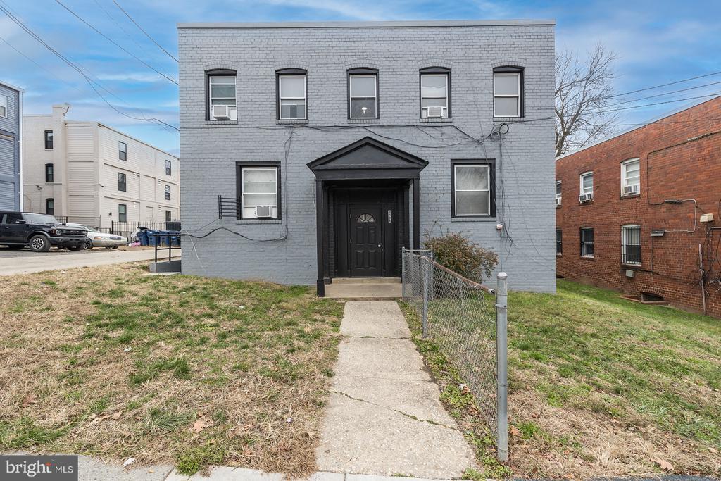 3204 28th St SE in Washington, DC - Building Photo