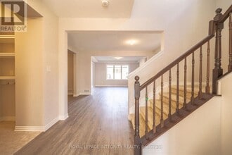 608 Rye Grass Wy in Ottawa, ON - Building Photo - Building Photo