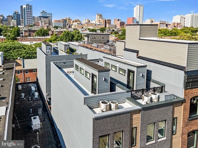 property at 1217 Bainbridge St