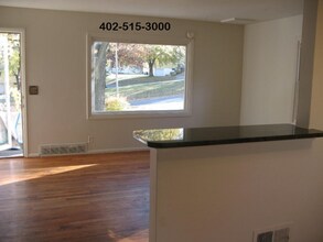 3202 Cornhusker Dr in Omaha, NE - Building Photo - Building Photo