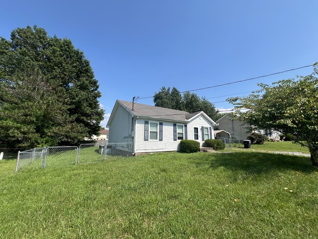 567 Jacquie Dr in Clarksville, TN - Building Photo - Building Photo