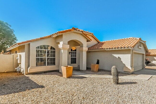 6925 E Laguna Azul Ave in Mesa, AZ - Building Photo - Building Photo