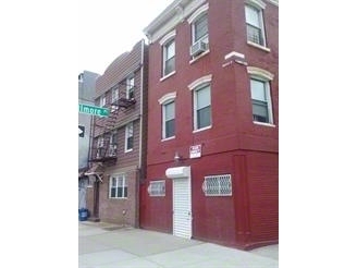 163 Roebling St in Brooklyn, NY - Building Photo - Building Photo