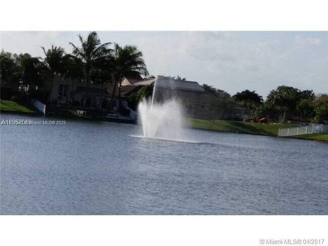 985 NW 93rd Ave in Plantation, FL - Building Photo - Building Photo