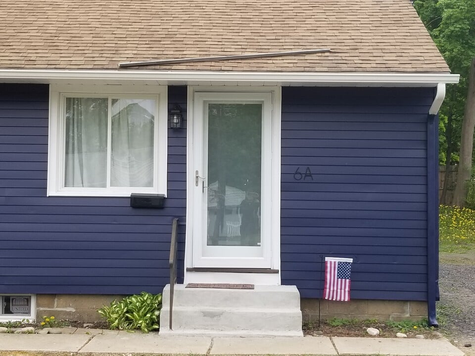 6A Marlyn Dr, Unit 6A in Latham, NY - Foto de edificio
