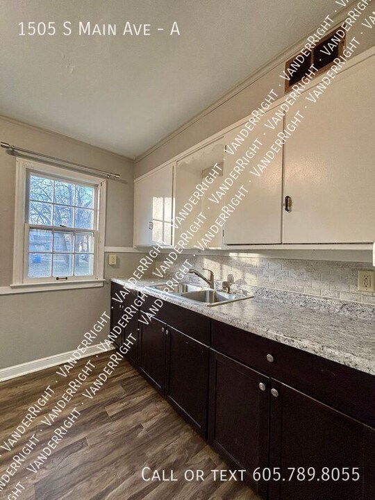 1505 S Main Ave in Sioux Falls, SD - Building Photo