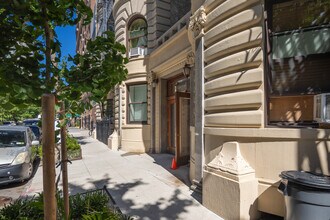 7 W 92nd St in New York, NY - Building Photo - Building Photo