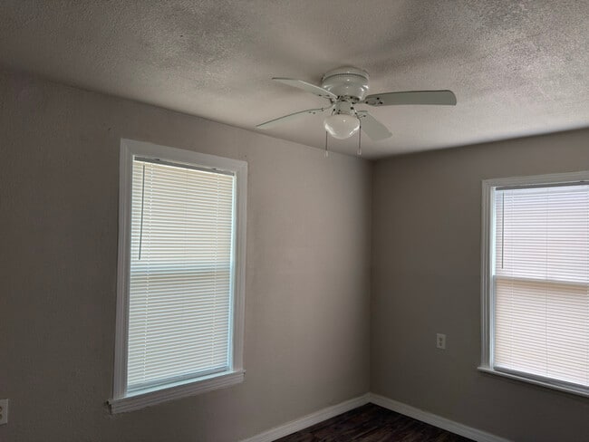 1422 W Mariposa Dr in San Antonio, TX - Building Photo - Building Photo