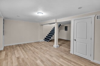 8 Crestview Dr in Decatur, IL - Building Photo - Building Photo