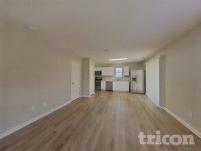 1952 Lake Carolina Dr in Columbia, SC - Foto de edificio - Building Photo