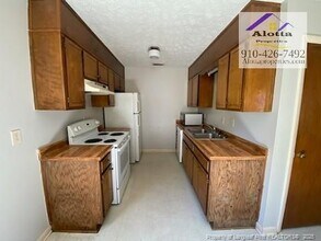 1966 Glenwick Dr in Fayetteville, NC - Building Photo - Building Photo