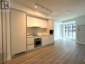 180 Front St E in Toronto, ON - Building Photo - Building Photo