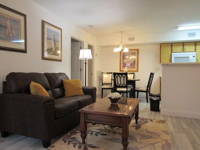 12640 Equestrian Cir in Ft. Myers, FL - Building Photo - Building Photo