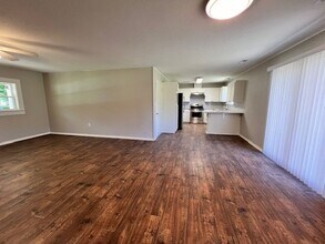 114 N Nolan Ave in Fayetteville, AR - Foto de edificio - Building Photo