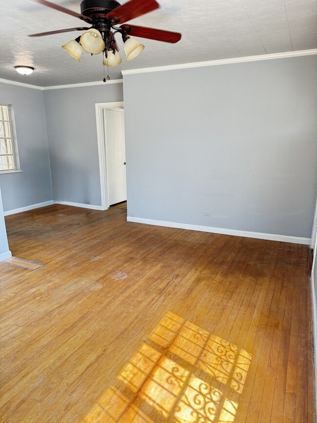 119 Shrine Ave in San Antonio, TX - Foto de edificio - Building Photo