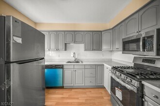 413 Essex St in Hackensack, NJ - Building Photo - Building Photo
