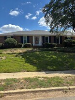 216 Thread Needle Rd E in Augusta, GA - Building Photo