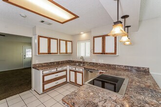 806 Love Wood Ln in Arlington, TX - Building Photo - Building Photo