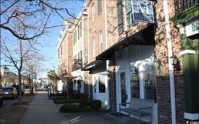 property at 2922 Howard Ave