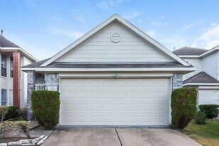 7122 Aurora Falls Ln, Unit 1 in Houston, TX - Building Photo