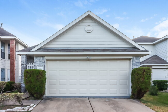 property at 7122 Aurora Falls Ln