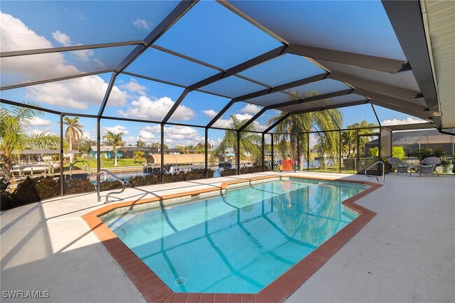 1327 SE 17th St in Cape Coral, FL - Building Photo - Building Photo