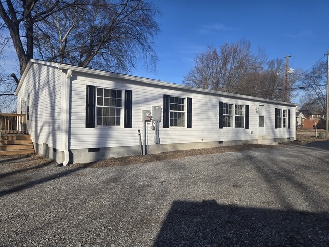 223 E Park Ave in Gallatin, TN - Building Photo - Building Photo
