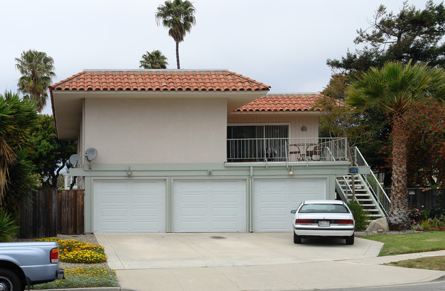 951-953 Seaside Ct in Ventura, CA - Foto de edificio - Building Photo