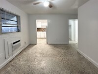 699 NE 86th St in Miami, FL - Building Photo - Building Photo