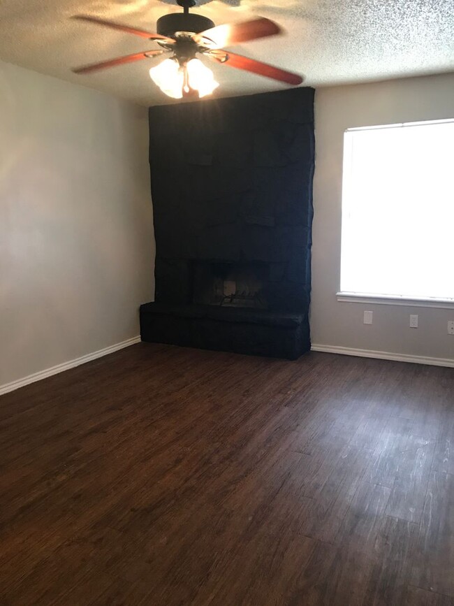 property at 1610 Sun Valley Dr