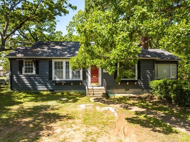 property at 2011 S S St