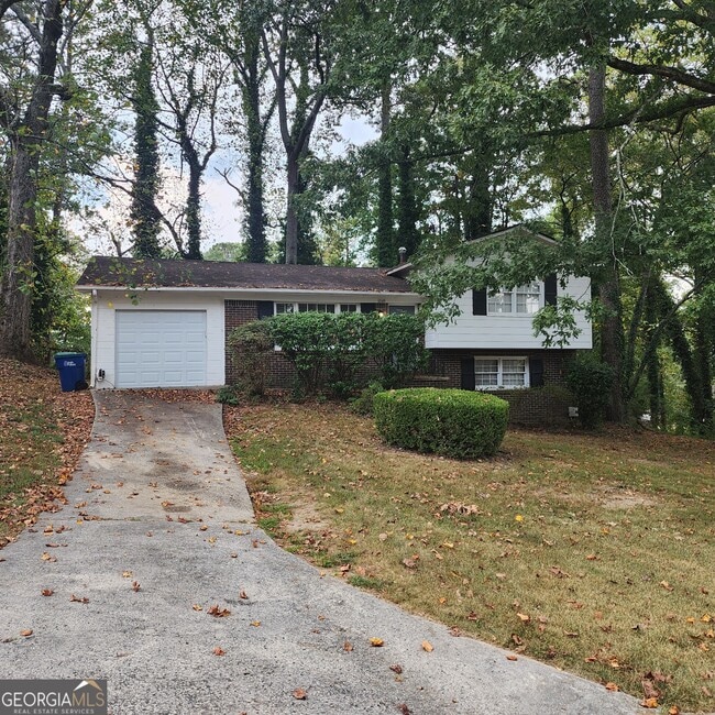 property at 6048 Carriage Ct
