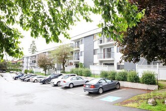 Chelsea Park Gardens in Abbotsford, BC - Building Photo - Building Photo