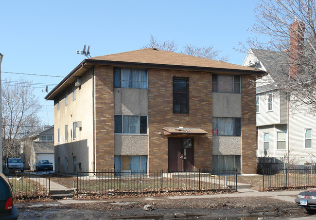 2222 Portland Ave S in Minneapolis, MN - Building Photo - Building Photo