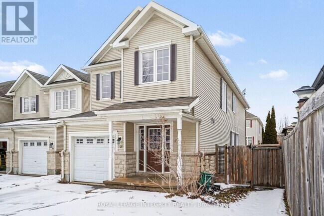 429 Ashbourne Crescent in Ottawa, ON - Building Photo - Building Photo