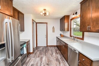 217 N Needles Dr in Brandon, SD - Building Photo - Building Photo