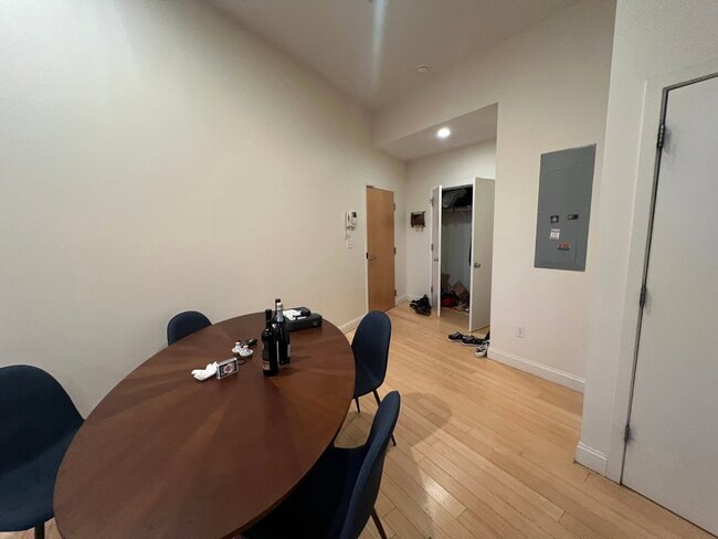 490 Harrison Ave in Boston, MA - Foto de edificio - Building Photo